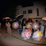 Ulica Hajoty zaanektowana na pokaz parasolkowej autorskiej sztuki